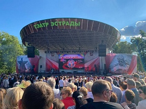 6 тысяч человек пришли в Бресте послушать «Хор Турецкого» 6 тысяч человек пришли в Бресте послушать «Хор Турецкого»